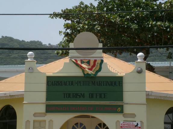 Chegando em Hillsborough, capital de Carriacou, ilha ao norte de Granada, no sul do Caribe